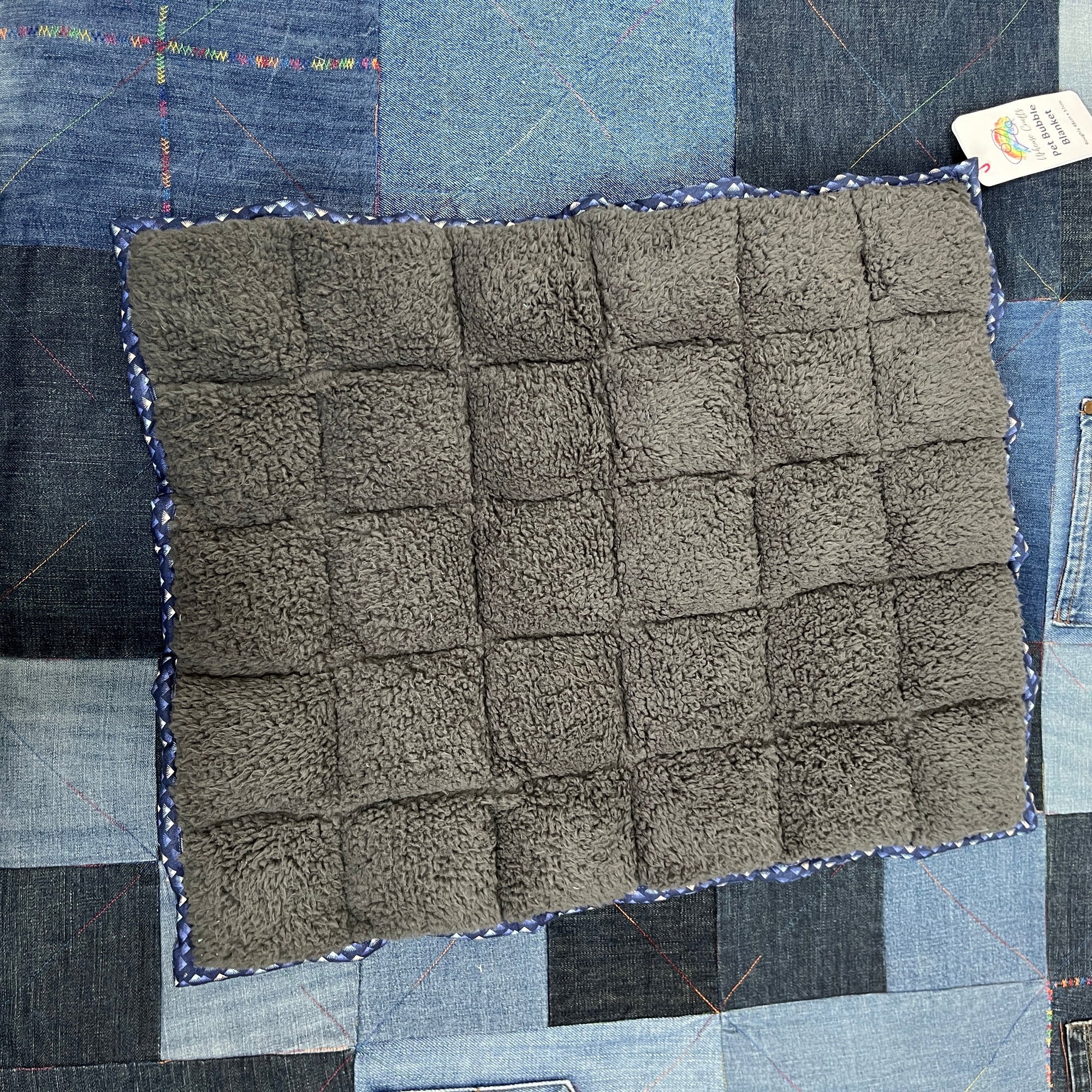 Pet Bubble Blanket - Uphouse Crafts