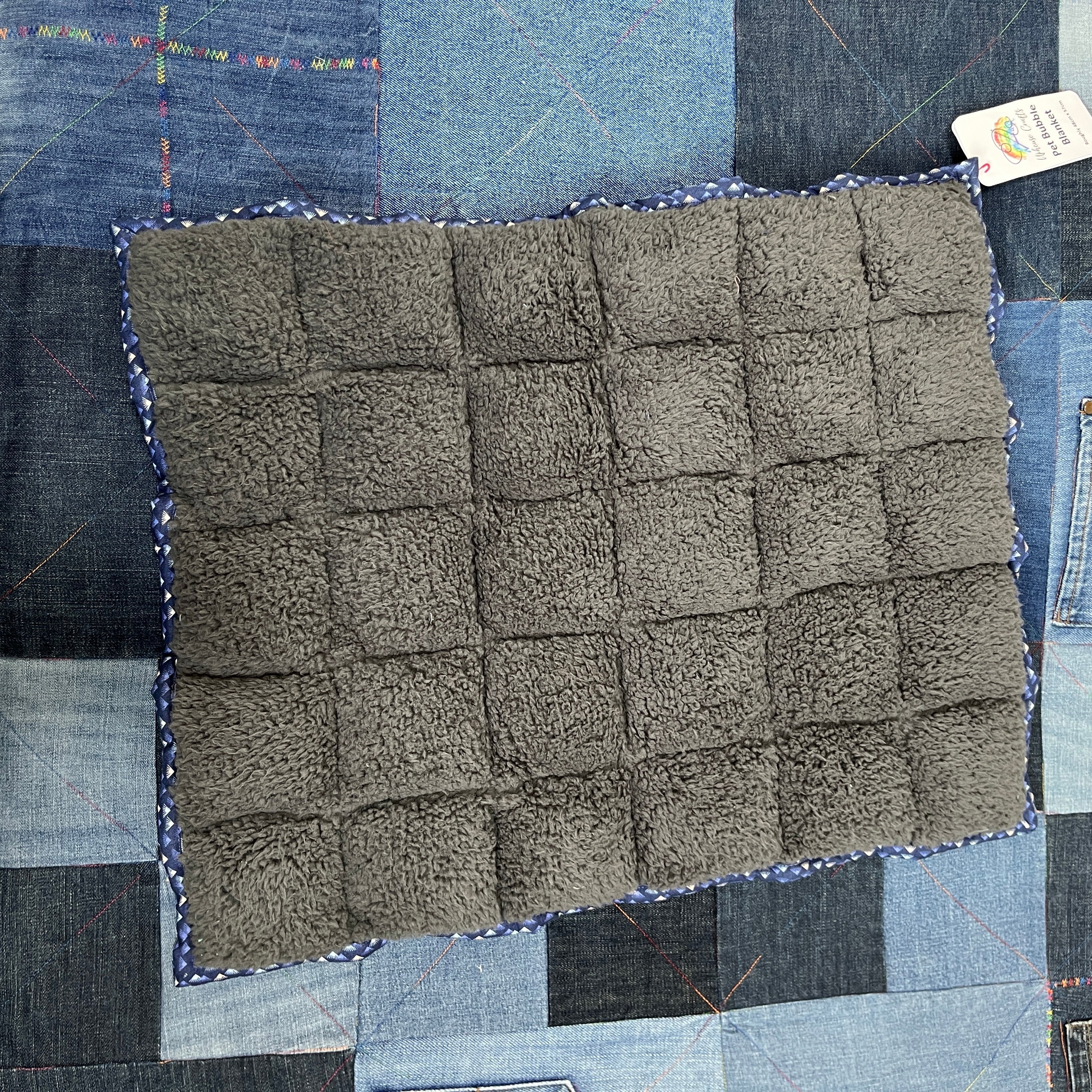 Pet Bubble Blanket - Uphouse Crafts