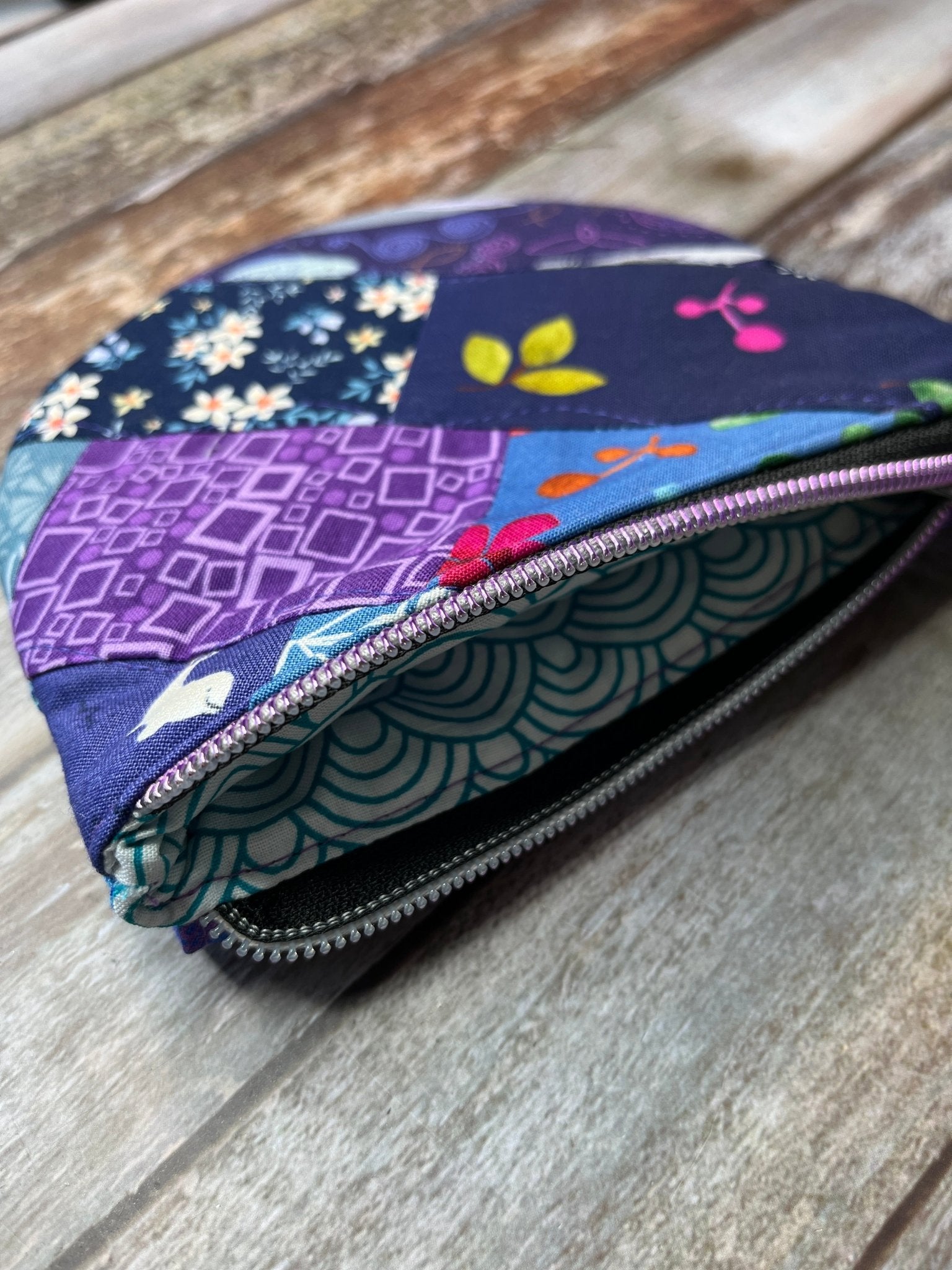 Purpe & Blue Patchwork Round Wing Zip Purse no2024 - 01 - Uphouse Crafts