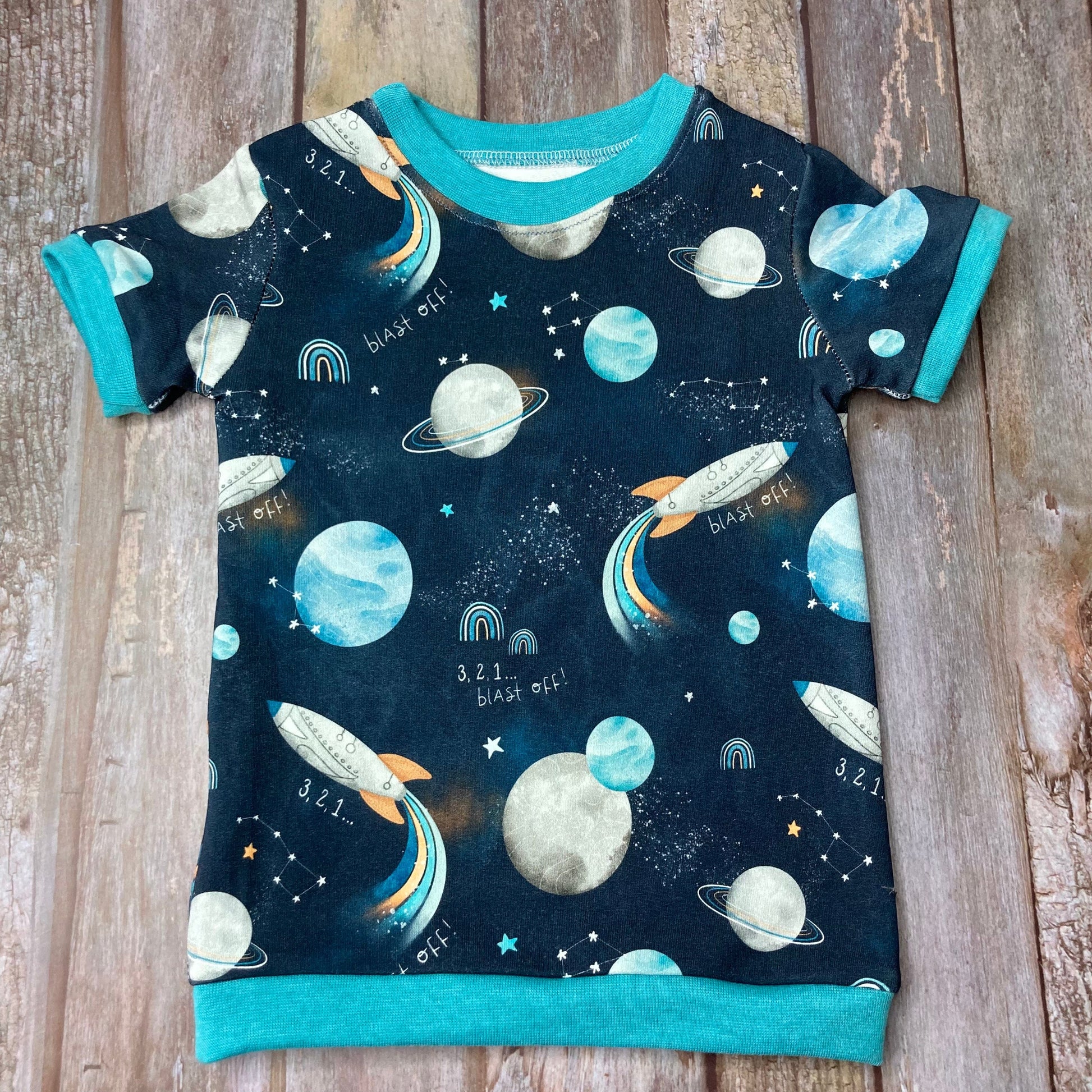 Kids Cuffed T-shirt | Space Rocket Blue