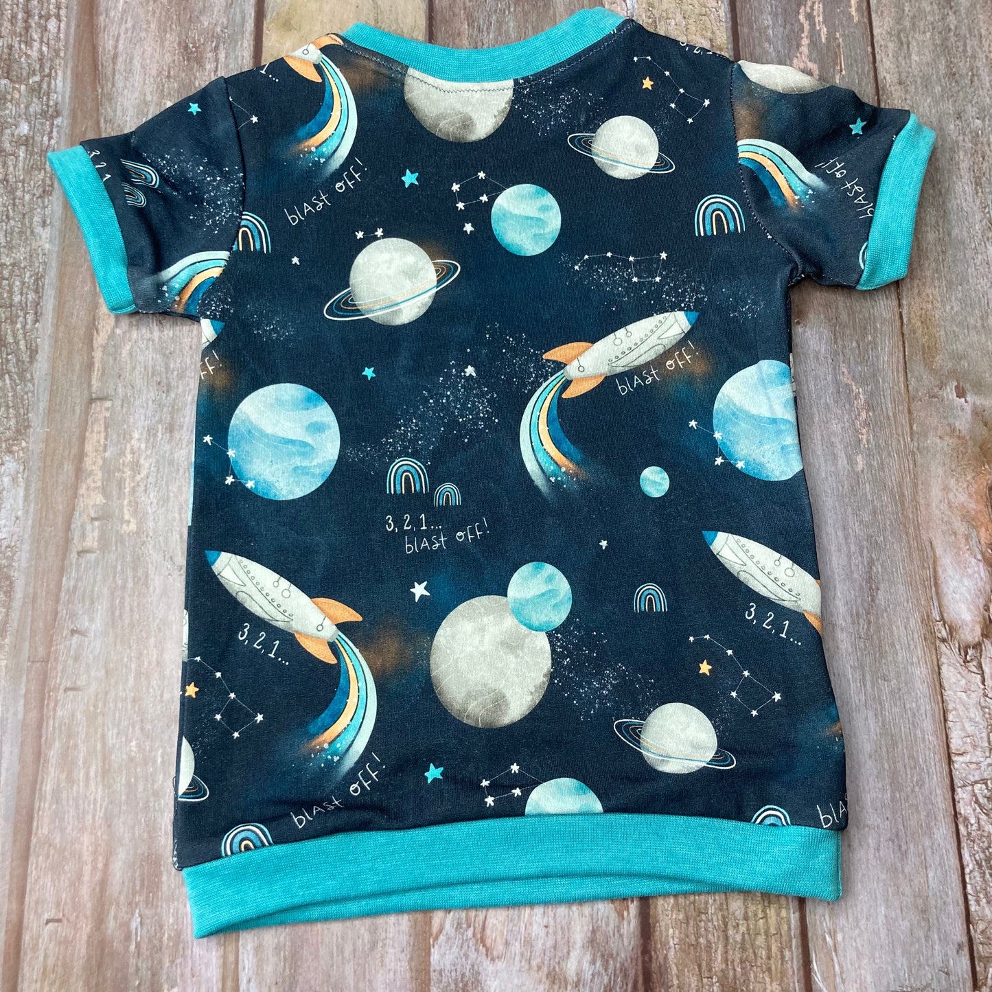 Kids Cuffed T-shirt | Space Rocket Blue